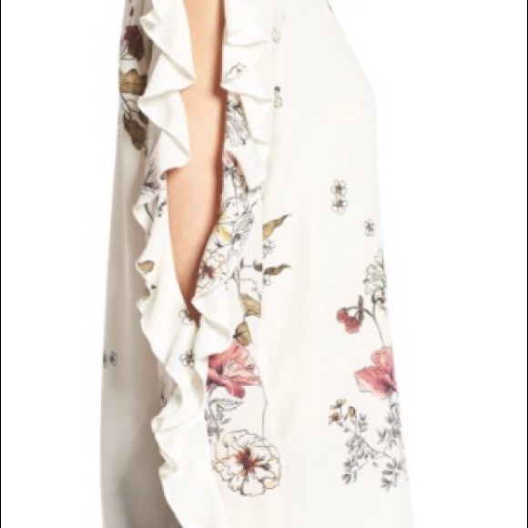 1.State Ruffle Cold Shoulder Top - Picture 4 of 7